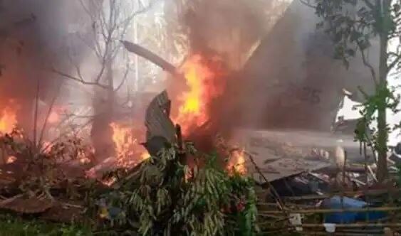 फिलीपीन में सेना का विमान क्रैश, 17 लोगों की मौत, 40 लोग बचाए गए
