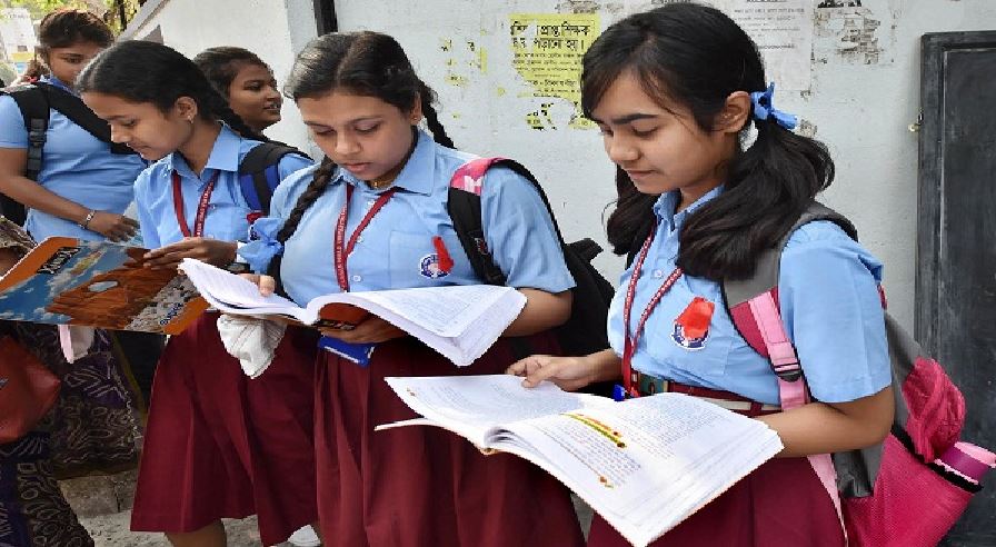 CBSE 12th Exam: रिजल्ट से नाखुश छात्र इस महीने दे सकते हैं बारहवीं की परीक्षा