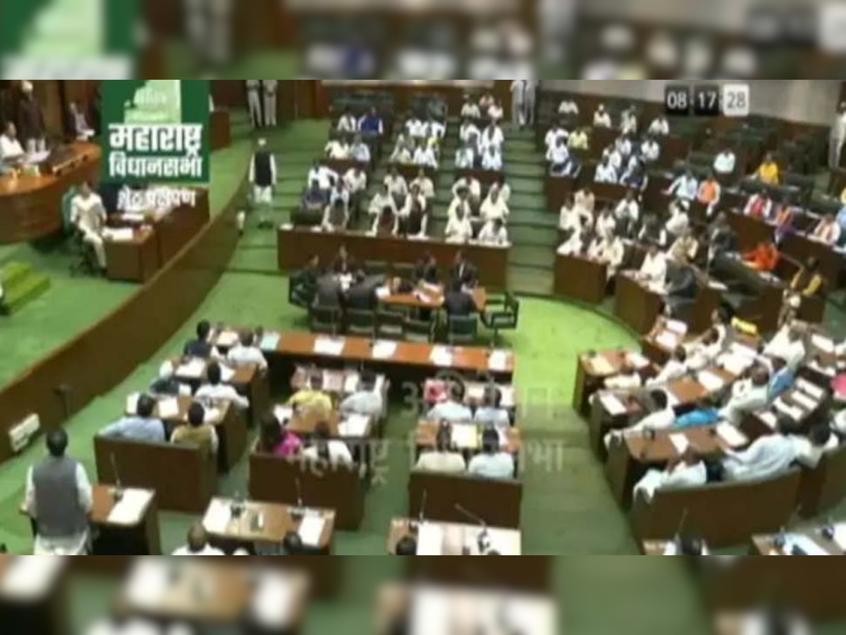 महाराष्ट्र विधानसभा में हंगामा, 12 बीजेपी विधायक सस्पेंड (ANI)