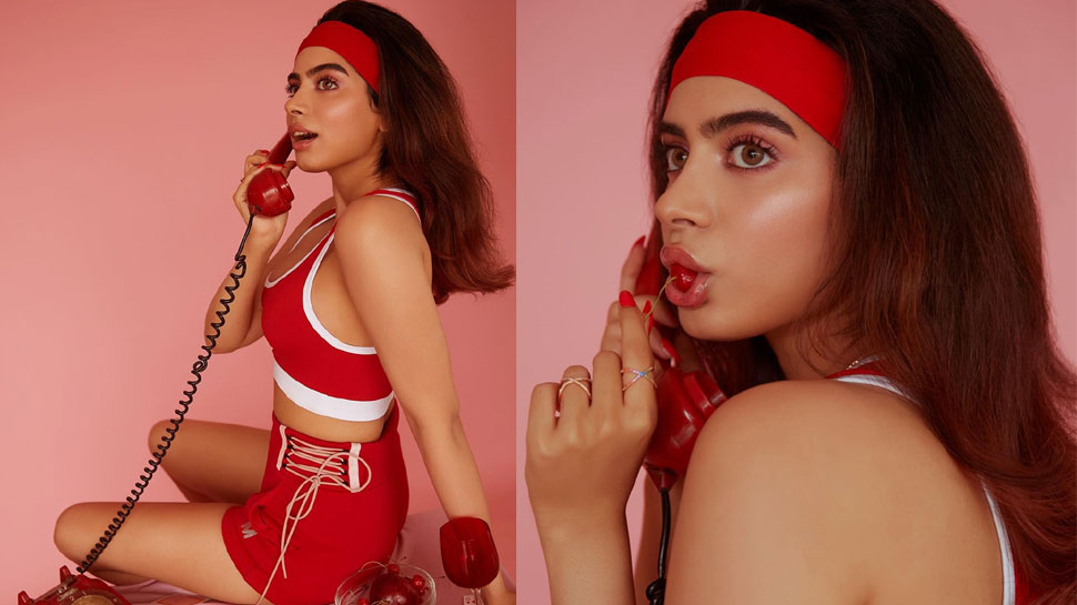 बोल्ड अदाओं ने किया घायल Khushi Kapoor Bold Look