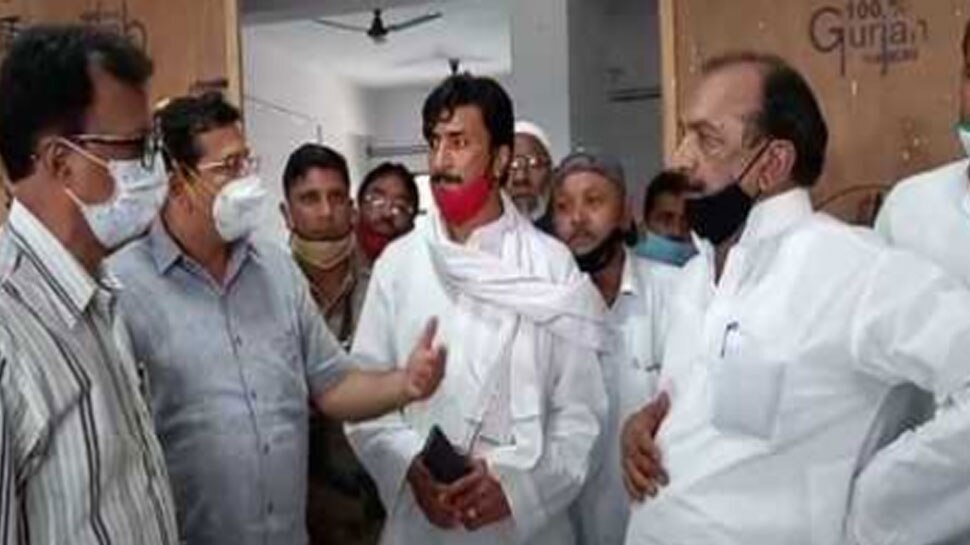जिला अस्पताल पहुंचे सपा विधायक को क्यों आया गुस्सा कि सीएमओ को दे डाले सख्त निर्देश