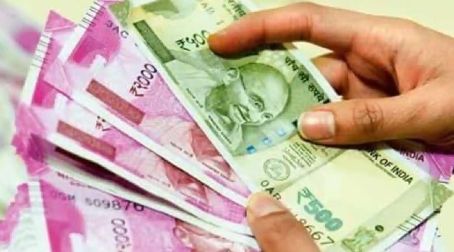 7th Pay Commission: केंद्रीय कर्मचारियों के लिए खुशखबरी, सरकार ने DA और DR को लेकर किया ये ऐलान