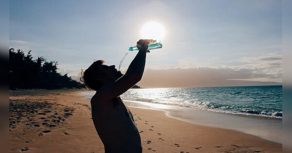 Side Effects Of Drinking Water While Standing Khade Hokar Pani Pine Ke Nuksan Samp खबरदार 1503