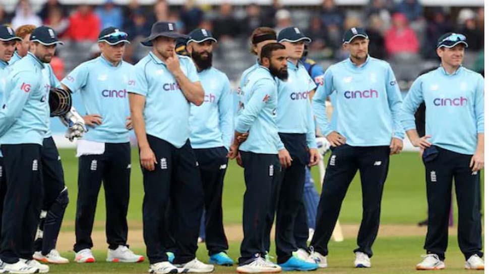 पाकिस्तान के खिलाफ मुकाबले से पहले इंग्लैंड टीम को झटका, एक साथ 7 सदस्य कोरोना के शिकार