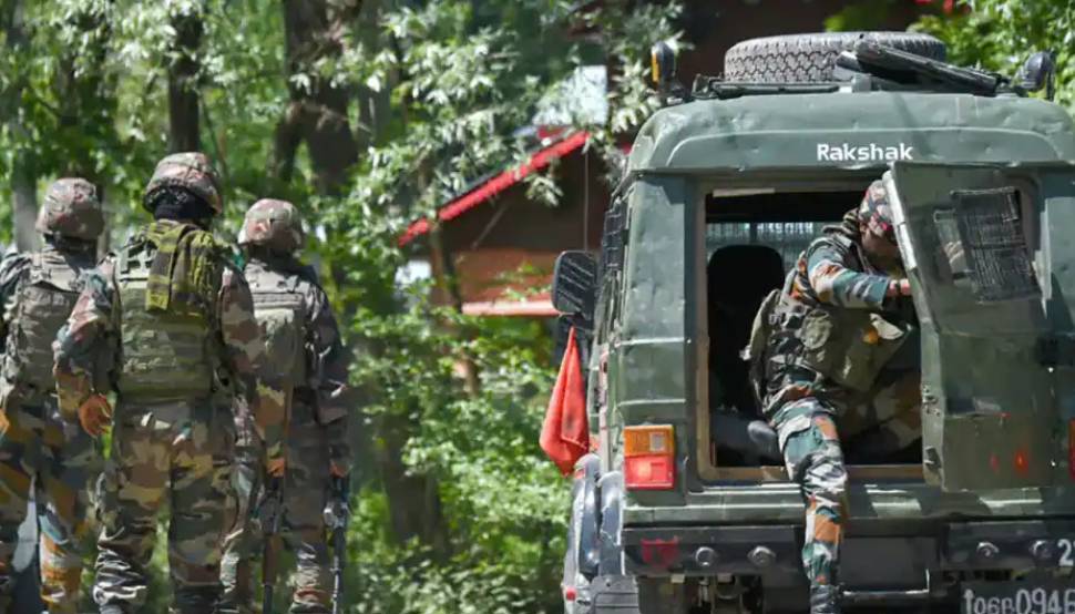 Pulwama: सिक्योरिटी फोर्सेज को मिली बड़ी कामयाबी, 4 आतंकियों को किया ढेर