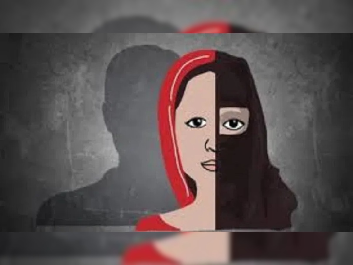 महिला का आरोप- शौहर जबरन करवाता है लोगों का धर्मांतरण, सच सामने आने पर शुरू कर दी मारपीट