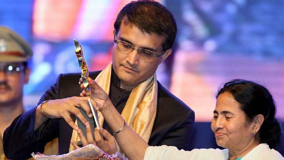 Sourav Ganguly से मिलीं पश्चिम बंगाल की CM Mamata Banerjee, जन्मदिन पर दादा को दिया सरप्राइज