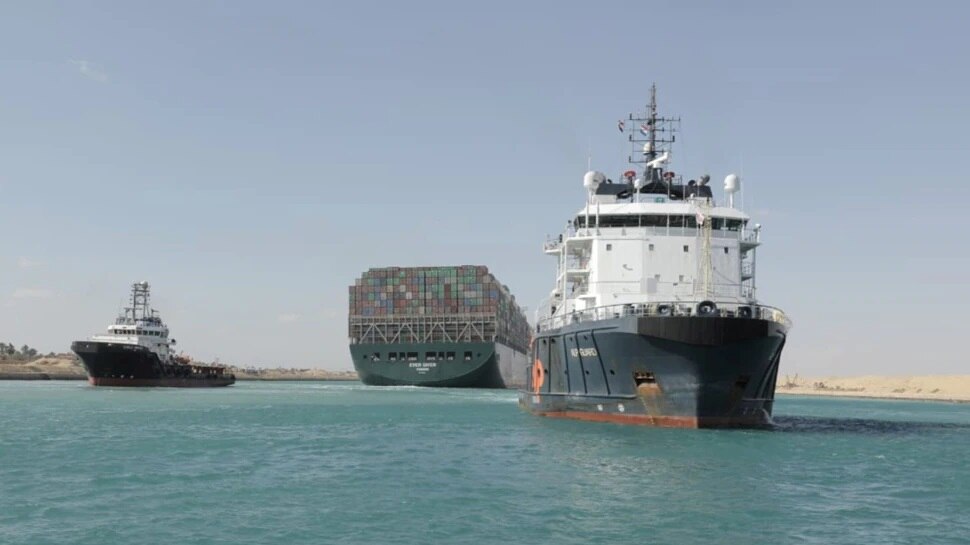 आखिरकार Suez Canal से विदा हुआ विशाल मालवाहक जहाज Ever Given, जहाज मालिक और नहर प्राधिकरण ने Settlement Deal पर किए साइन