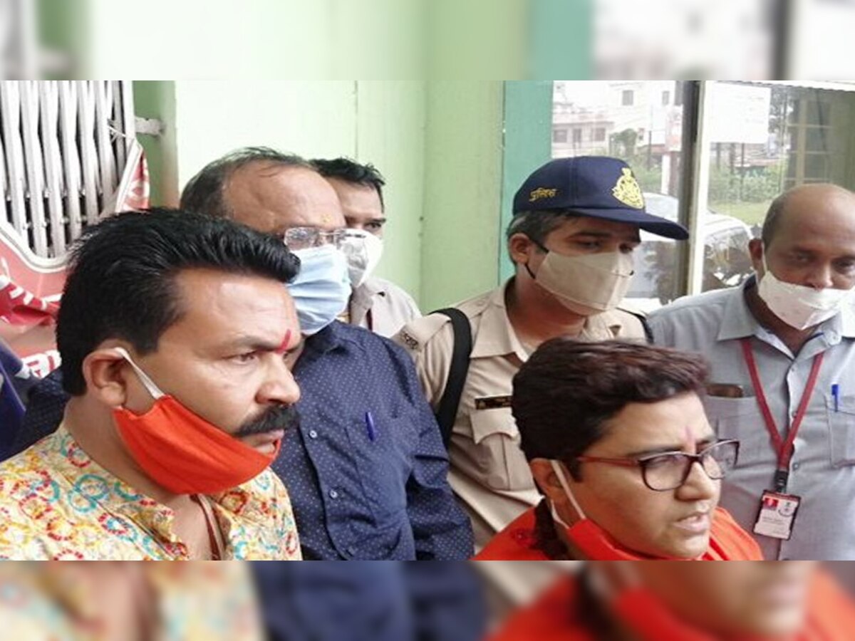 पीड़िता की शिकायत पर नहीं हुआ एक्शन, सांसद प्रज्ञा सिंह ने पुलिस की लगा दी क्लास