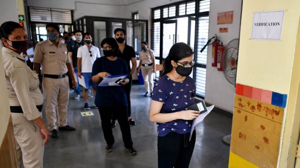 delhi government allows assembly halls in schools and institutions for educational training to function with 50 percent capacity | Delhi: राजधानी में Educational Training के लिए School खोलने की इजाजत, लागू होंगे ये नियम - Vimarsana News