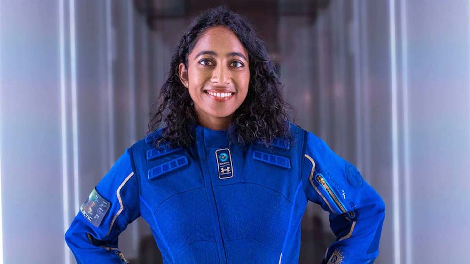 अंतरिक्ष यात्रा से लौटने वाली भारतीय मूल की तीसरी महिला शिरीषा बांदला से जानिये आसमान से कैसी दिखती है धरती