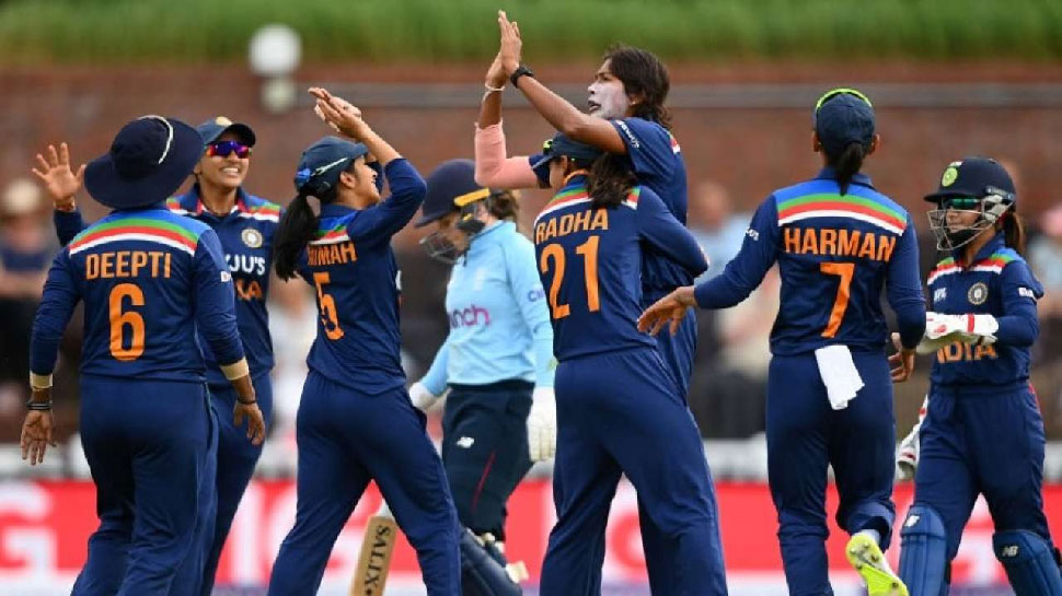 IND vs ENG: भारतीय महिला टीम से हुई बड़ी गलती, ICC ने दी ये सजा