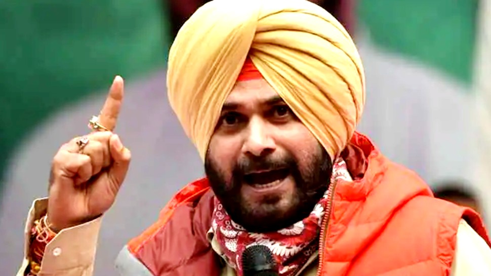 पंजाब कांग्रेस में 'प्रेशर गेम' स्टार्ट? Navjot Singh Sidhu ने पढ़े AAP की शान में कसीदे