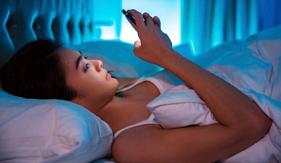 Whatsapp पर पार्टनर से करते हैं 'ऐसी-वैसी बातें', इस Trick से छिपाएं परिवार वालों से Secret Chat