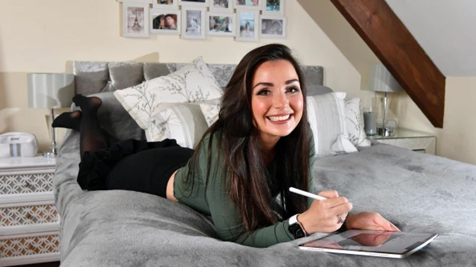 UK: Woman rebuild life and start exciting career after separating from husband, now make Rs. 41 Lakh a month from bedroom | UK: तलाक के बाद टूट गई थी महिला, फिर भी नहीं मानी हार, अब घर में बिस्तर पर लेट हर महीने कमा रही 41 लाख रुपये - Vimarsana News