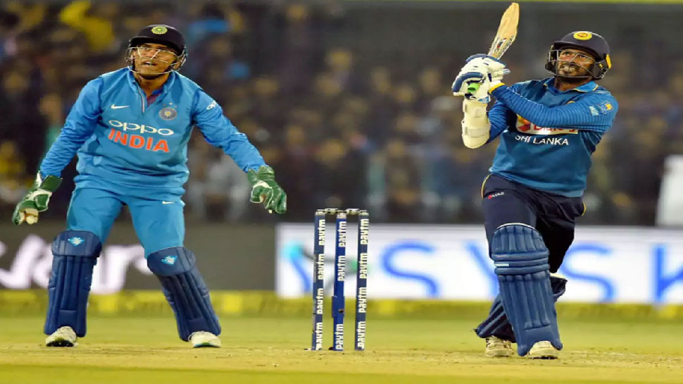भारत के खिलाफ सीरीज से पहले श्रीलंका को बड़ा झटका, ये स्टार खिलाड़ी हुआ बाहर
