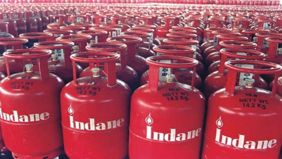 LPG Gas Cylinder: अब बिना Address Proof मिलेगा गैस सिलेंडर, जानिए कहां और कैसे करें अप्लाई