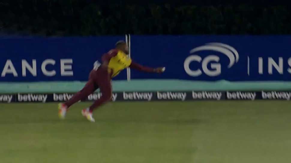 West Indies के Fabian Allen बने Superman, एक हाथ से लपका हैरतअंगेज कैच, Aaron Finch हुए मायूस