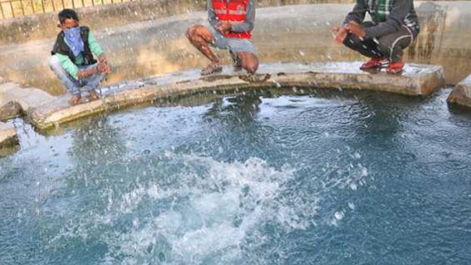 Water starts boiling on clapping