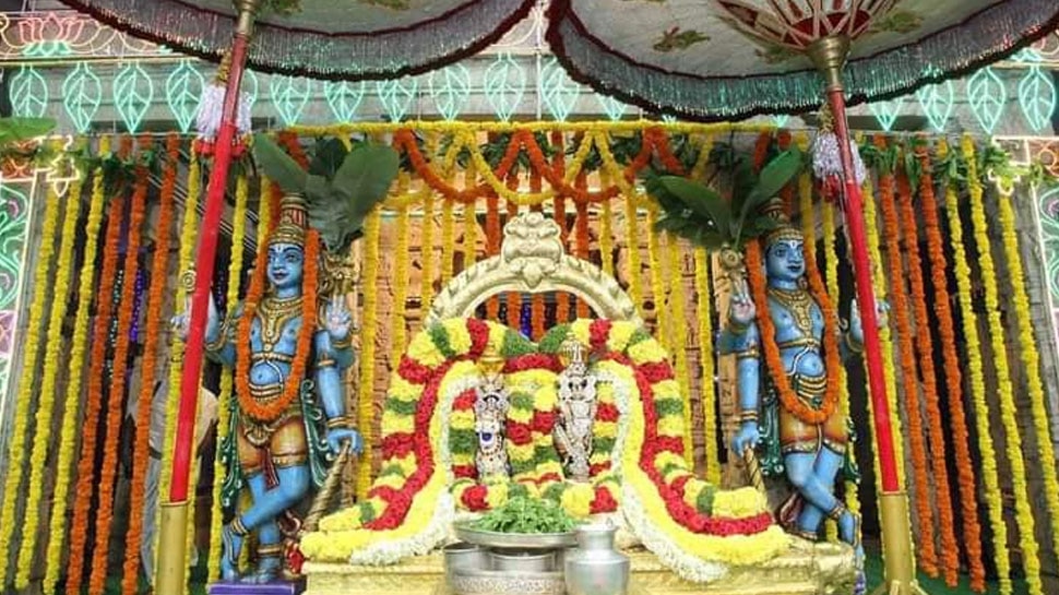 मंदिर में हर साल पहुंचते हैं लाखों श्रद्धालु