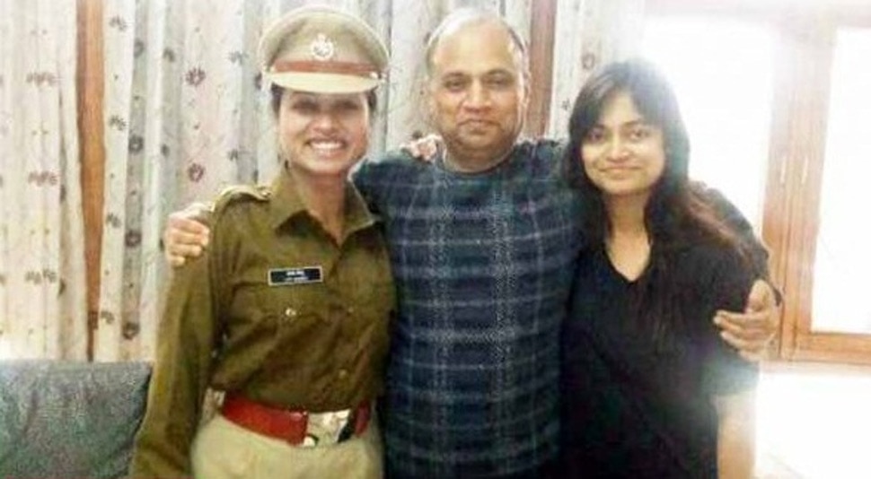 पिता भी रह चुके हैं IAS अफसर Father has been IAS officer