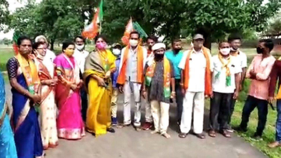 छत्तीसगढ़ में खाद की कमी पर सियासतः BJP ने रैली कर जताया विरोध, कांग्रेस बोली- दिल्ली में किसानों के साथ करे प्रदर्शन