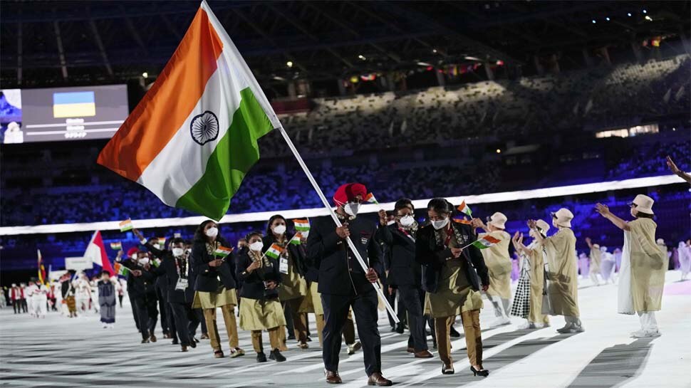 नई उम्मीदों के साथ तोक्यो ओलंपिक का शानदार आगाज, मनप्रीत और मैरीकॉम ने की भारतीय दल की अगुवाई