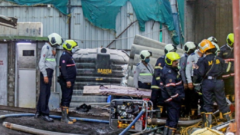 Mumbai: Worli में अंडरकंस्‍ट्रक्‍शन बिल्डिंग में लगी Lift गिरी, 5 की मौत और 1 घायल