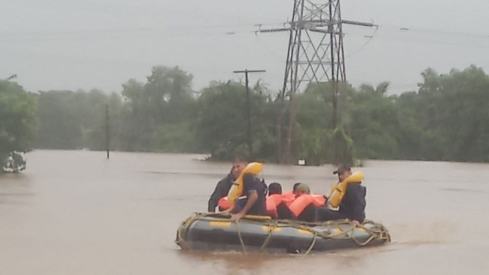 बचाव काम में जुटी कोस्ट गार्ड की 7 टीमें Seven Disaster relief teams active