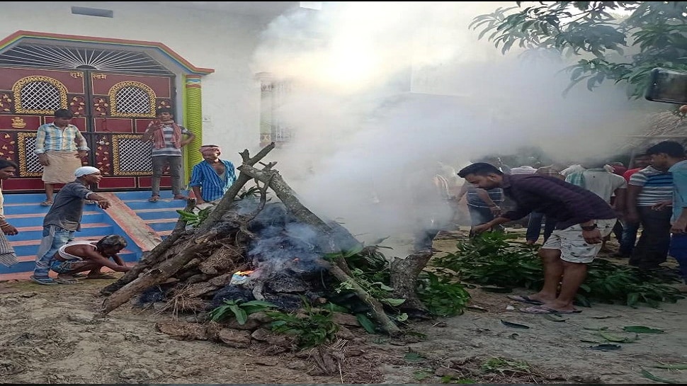Muzaffarpur: प्रेमी को मारने के बाद Private Part काटा, गुस्से में लड़की के घर के बाहर किया गया अंतिम संस्कार