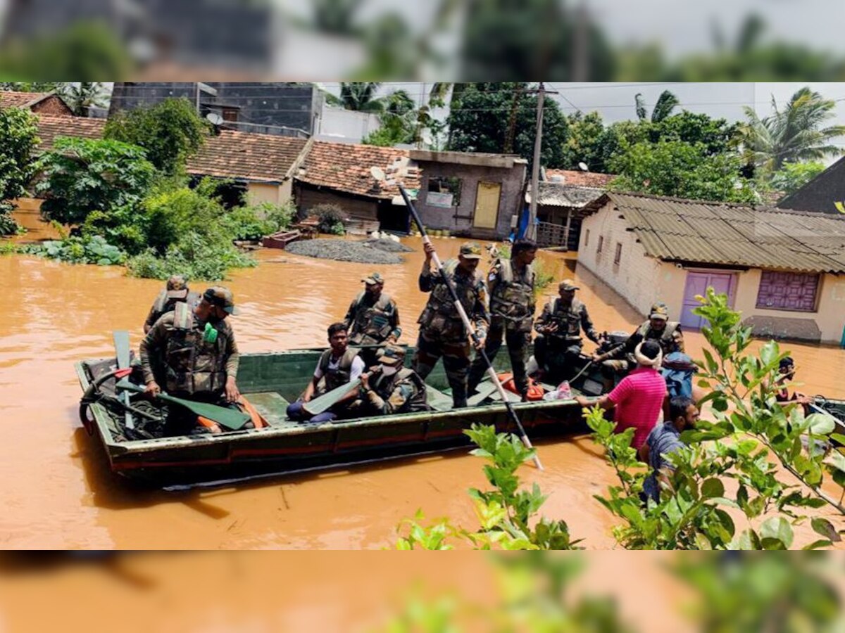 राहत और बचाव का काम जारी (ANI Photo)