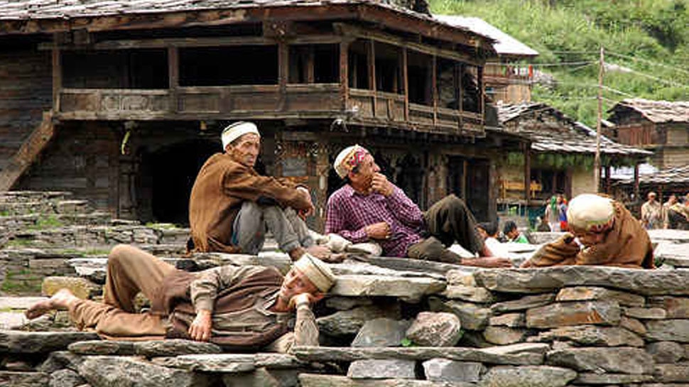 गांव में ही करते हैं लड़के-लड़कियों की शादियां Boys and girls do marriages in the village itself