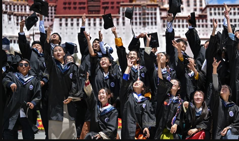 Engineering से मोहभंग: एक साल में बंद 63 कॉलेज, 10 सालों में सबसे कम एडमिशन