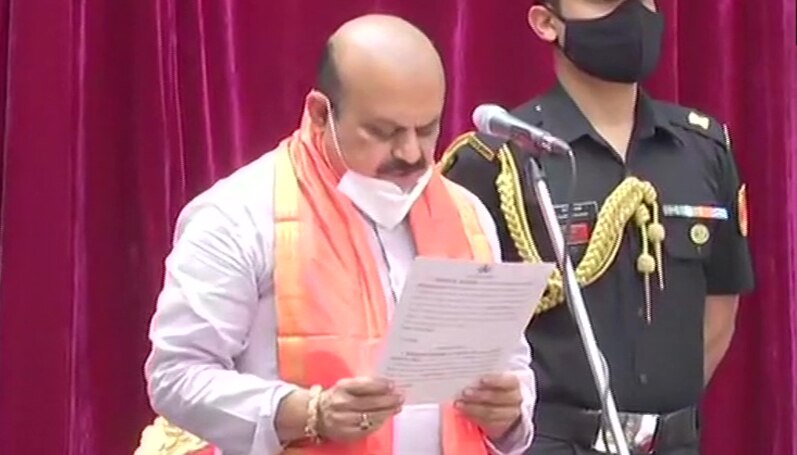 बसवराज बोम्मई ने ली Karnataka के सीएम पद की शपथ, ये 3 नेता बने उपमुख्यमंत्री