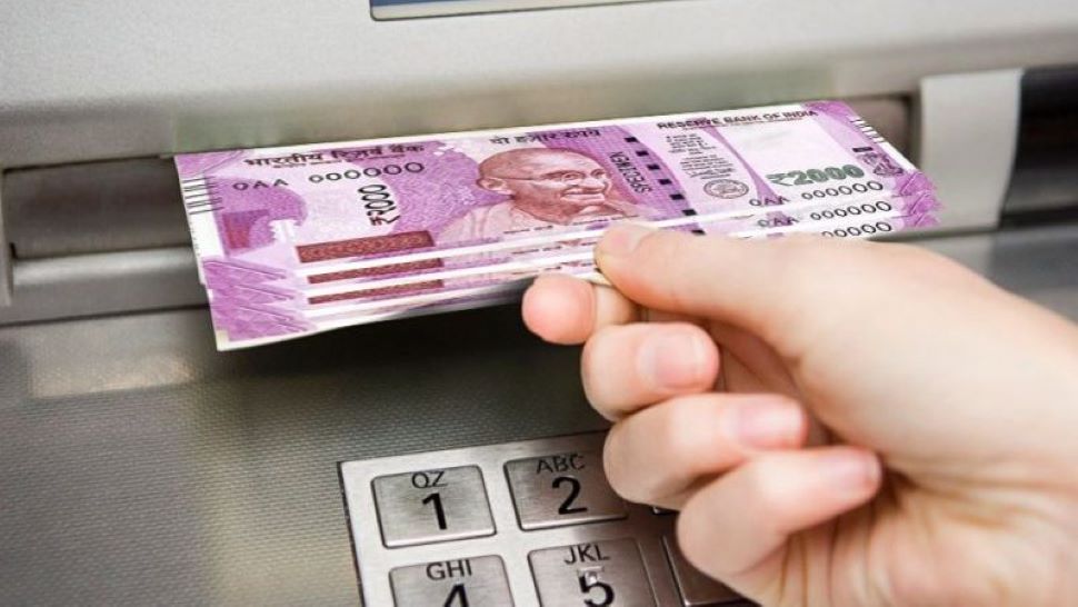 ICICI Bank के सर्विस चार्ज में हुआ बदलाव! 1 अगस्त से चेकबुक, ATM, कैश ट्रांजैक्शन के लिए देने होंगे इतने रुपये