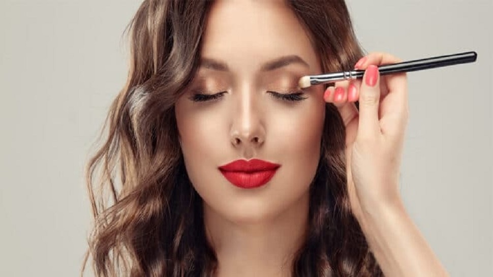 Makeup Tips: ड्राई स्किन पर मेकअप करते हुए अपनाएं ये टिप्स