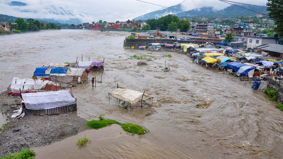 जम्मू कश्मीर, हिमाचल और लद्दाख में भारी बारिश से आई बाढ़, बादल फटेने से 16 अफराद की मौत, कई लापता