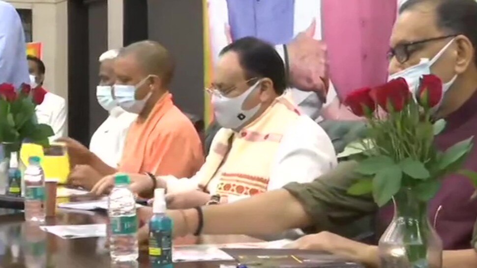 BJP अध्यक्ष जेपी नड्डा ने की UP के सांसदों से चर्चा, जनता के 'आशीर्वाद' का दिया मंत्र