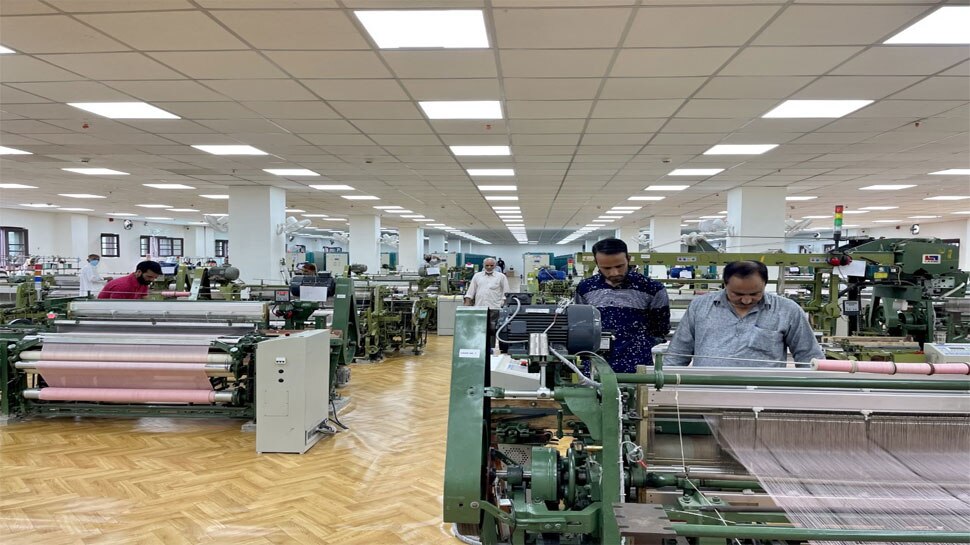 Kashmir में 6 गुना तक बढ़ेगा Silk Production, नई मशीनरी के साथ किया गया फैक्ट्री का रिडेवलपमेंट
