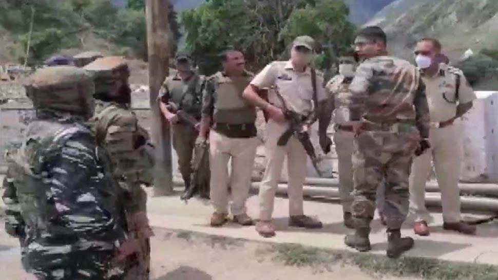 Jammu-Kashmir: बारामूला में CRPF टीम पर ग्रेनेड हमला, 2 जवान और एक आम शहरी ज़ख्मी