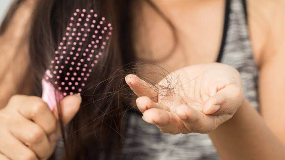 बालों पर असर protein deficiency symptoms edema fatty liver hair fall weakend immune system