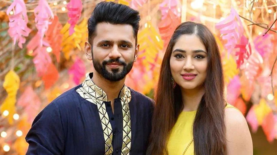 Bigg Boss Fame Pavitra Punia Shares Unseen Photo of Rahul Vaidya