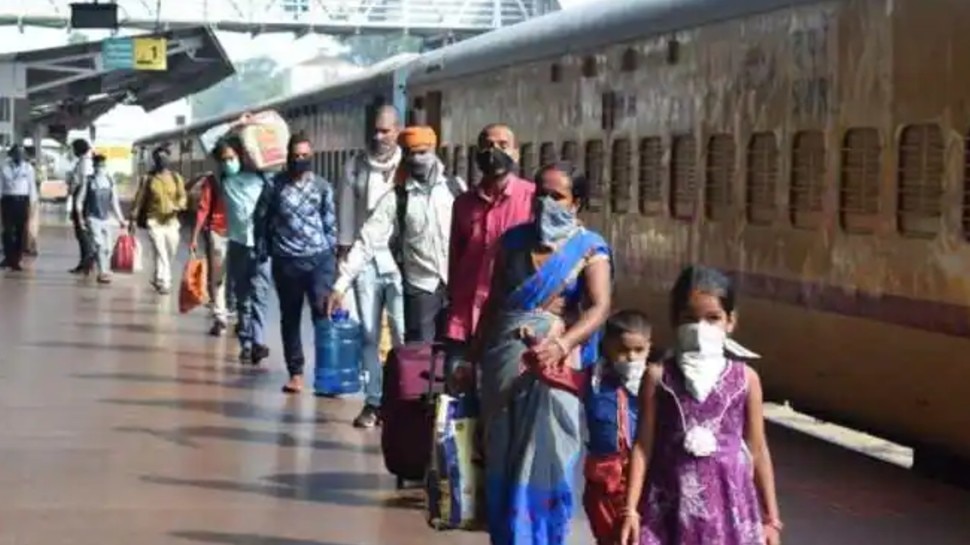 आगरा: केरल से आने वाले यात्रियों पर रखी जा रही नजर, कैंट रेलवे स्टेशन पर हो रही जांच