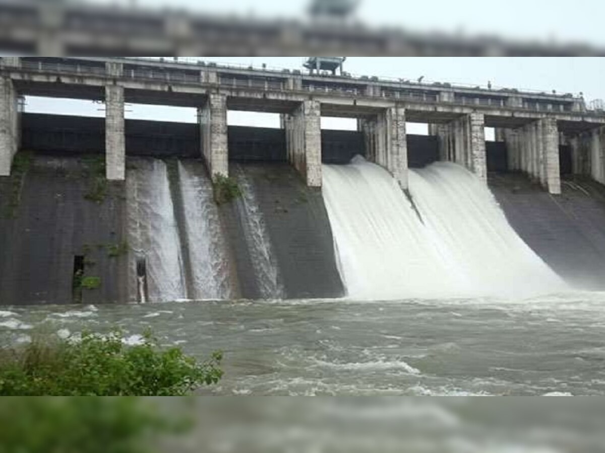 पतरातू डैम का फाटक खोला गया.(फाइल फोटो)