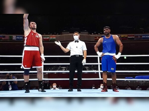 Tokyo Olympics: चोट के बावजूद रिंग में उतरे Boxer Satish Kumar, करना पड़ा हार का सामना