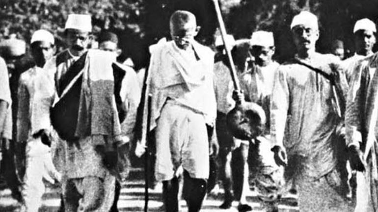 why-did-mahatma-gandhi-decided-to-call-off-non-cooperation-movement-in