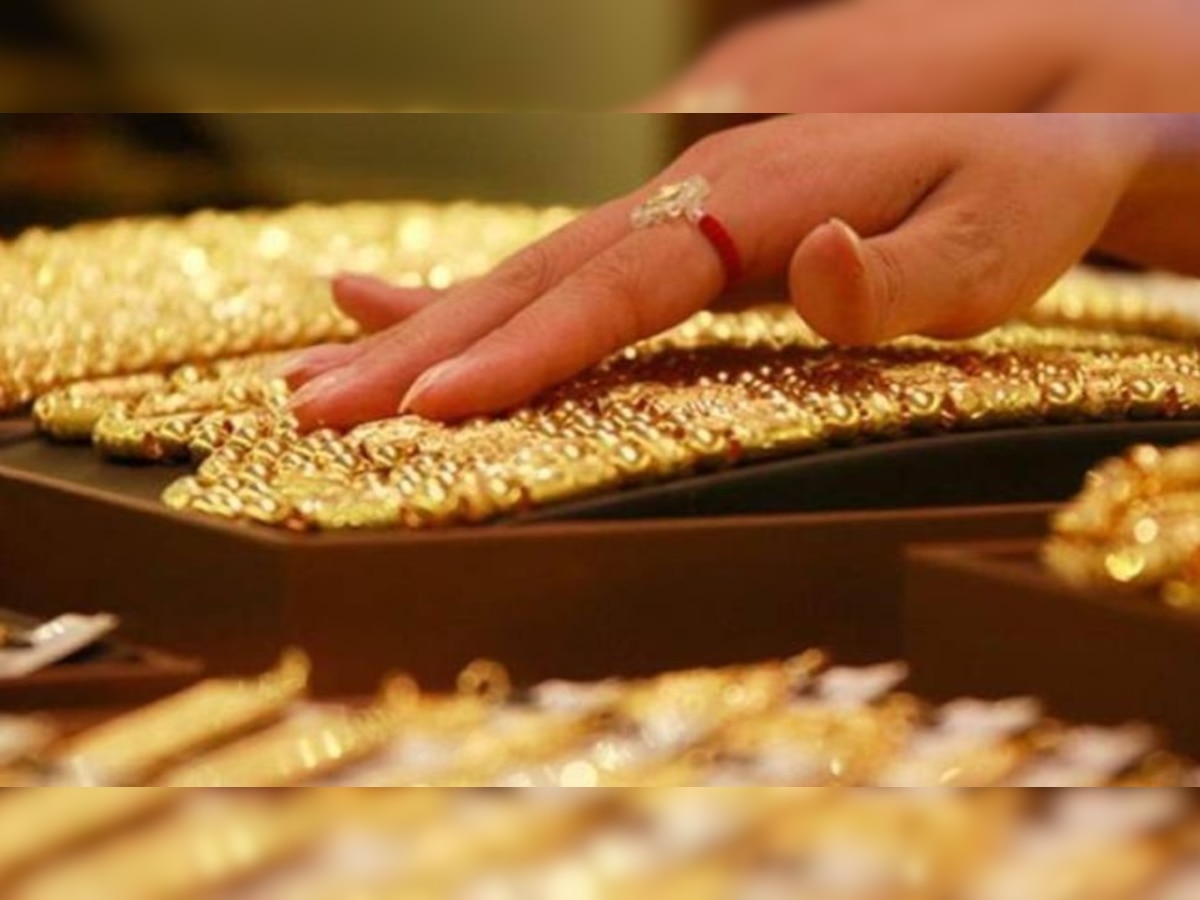 Gold Price Today, 02 August 2021: सोने की कीमतों में फिर आई गिरावट, 8300 रुपये मिल रहा है सस्ता! जानिए ताजा रेट 