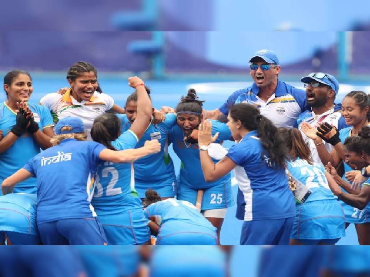 जीत के बाद जश्न मानती टीम इंडिया
