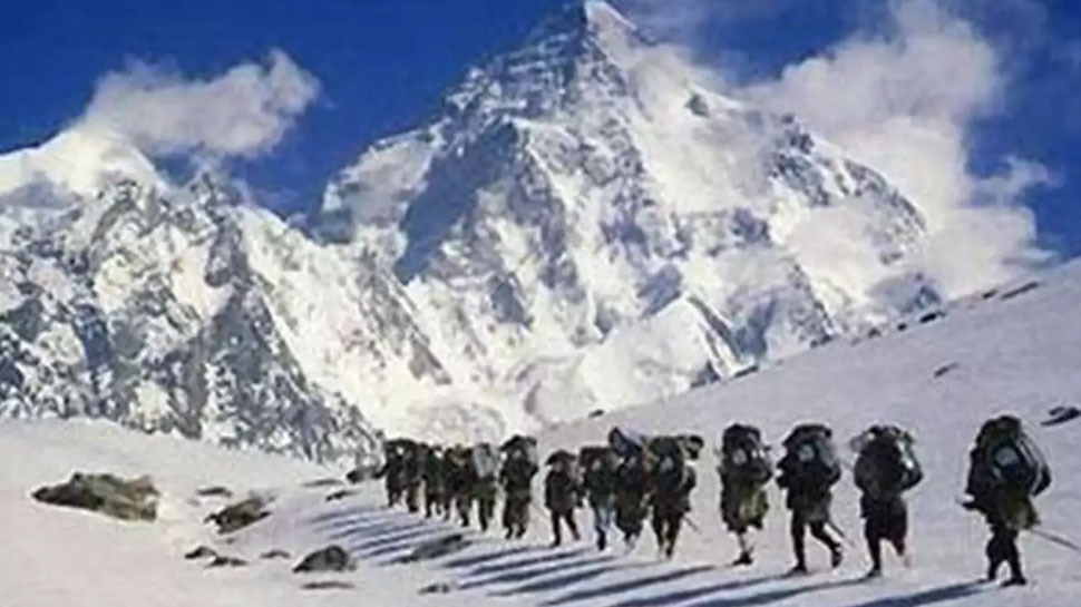 जो भी कैलाश पर चढ़ने निकला, मारा गया Whoever set out to climb Kailash was killed