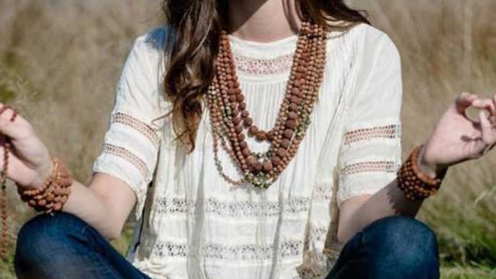 रुद्राक्ष पहनने से संकट होते हैं दूर Wearing Rudraksha removes troubles